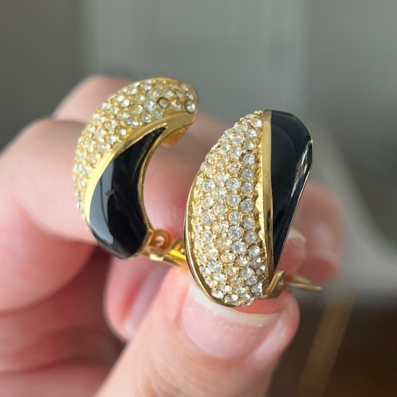 Vintage Christian Dior Rhinestone Pavé Black Enamel Thin Gold Hoop Clip Earrings - Picture 4 of 10